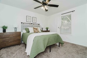 Desk, iron/ironing board, WiFi, bed sheets - West Texas Hideout • Homey Texas-Style Comfort (Amarillo)