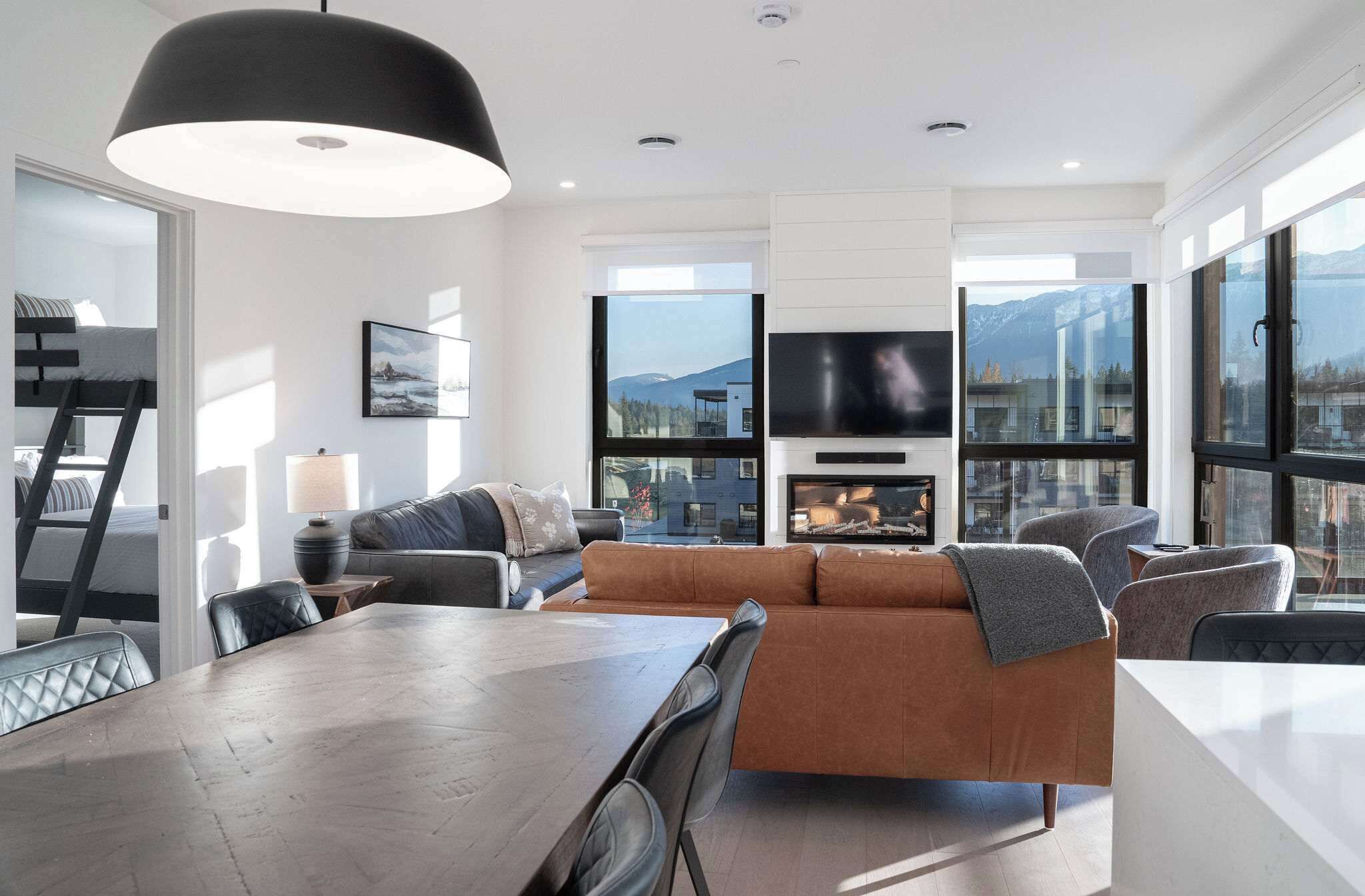 Télévision, cheminée