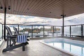 Pool - The Summit - 3 Bedroom Penthouse|Roof Top Hot Tub (Revelstoke)