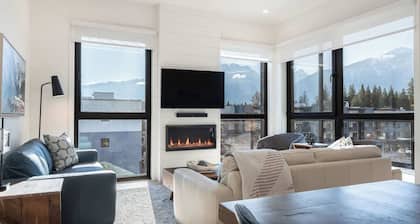 The Summit - 3 Bedroom Penthouse|Roof Top Hot Tub