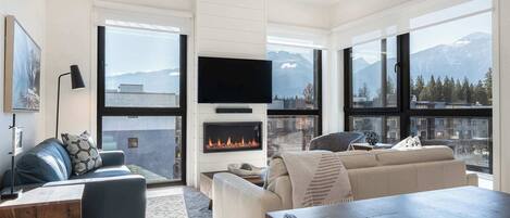 Televisión, chimenea