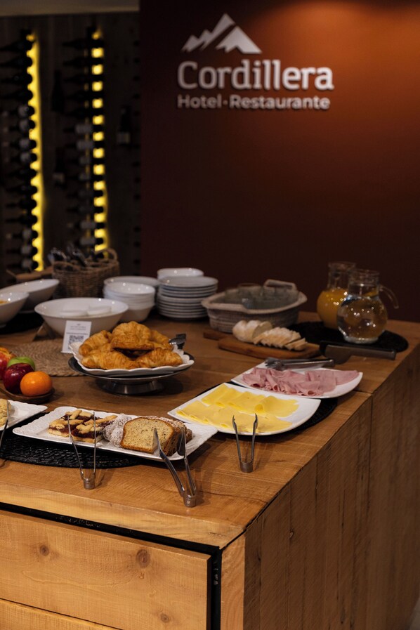 Free daily buffet breakfast