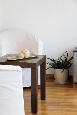 Junior Studio Suite, Balcony, Mountain View | In-room safe, laptop workspace, blackout drapes, free WiFi