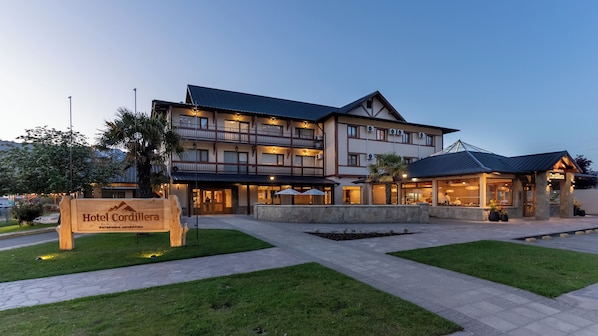 Exterior - Hotel Cordillera (El Bolsón)