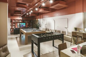 Game room - Student Luxury Studio Aldgate Residence (Leeds)