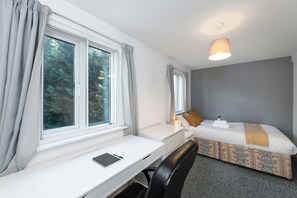 Iron/ironing board - Montpellier Road 127 (Nottingham)
