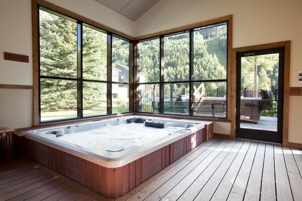 Interior - NEW Throughout, Lux Finishes, Walk to Ski, Market, Hot Tub, Parking, Views (Telluride)