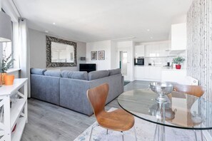 Interior - Leith's Bright Abode (Edinburgh)