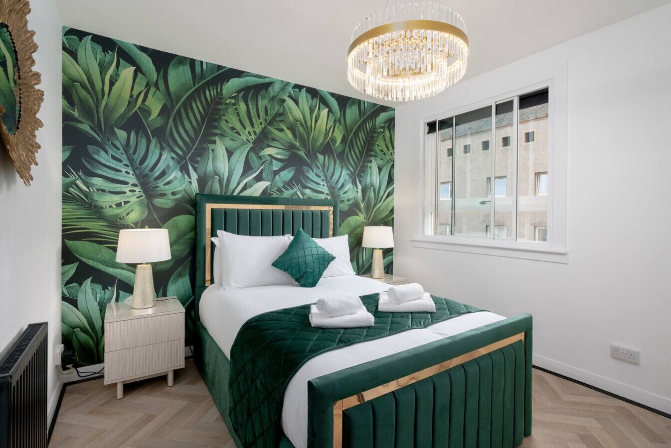 Fer et planche à repasser, lit parapluie, Wi-Fi, draps fournis