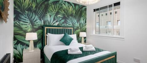 Fer et planche Ă repasser, lit parapluie, Wi-Fi, draps fournis