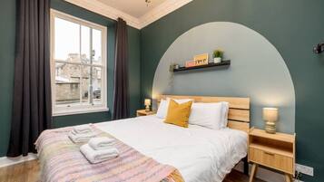 Iron/ironing board, travel crib, WiFi, bed sheets