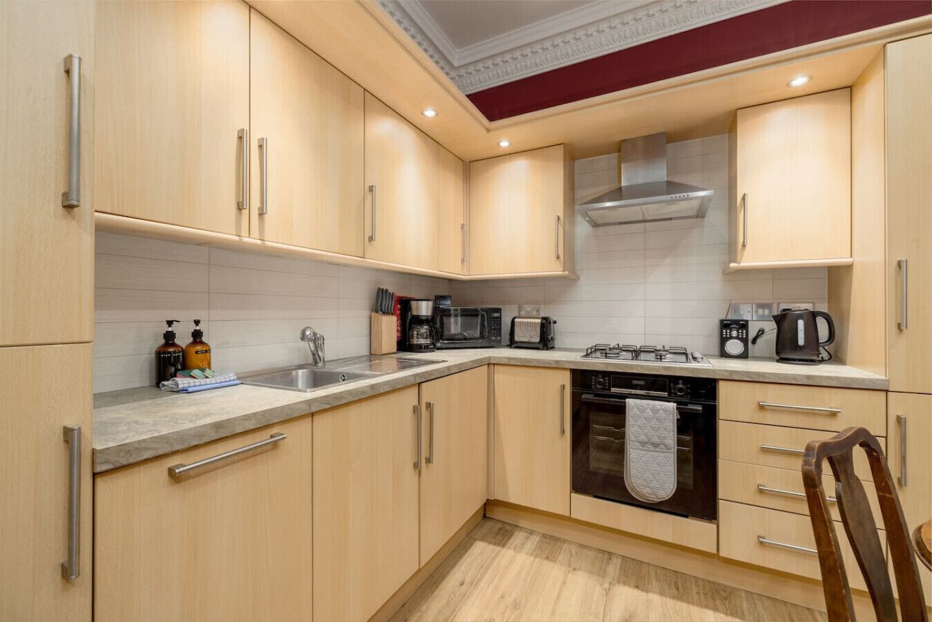 Fridge, oven, stovetop, dishwasher