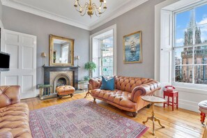 TV - Charming Central Stay (Edinburgh)