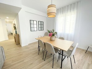 Flat-screen TV - Apartamentos Zaragoza Gran Via 3000 (Zaragoza)