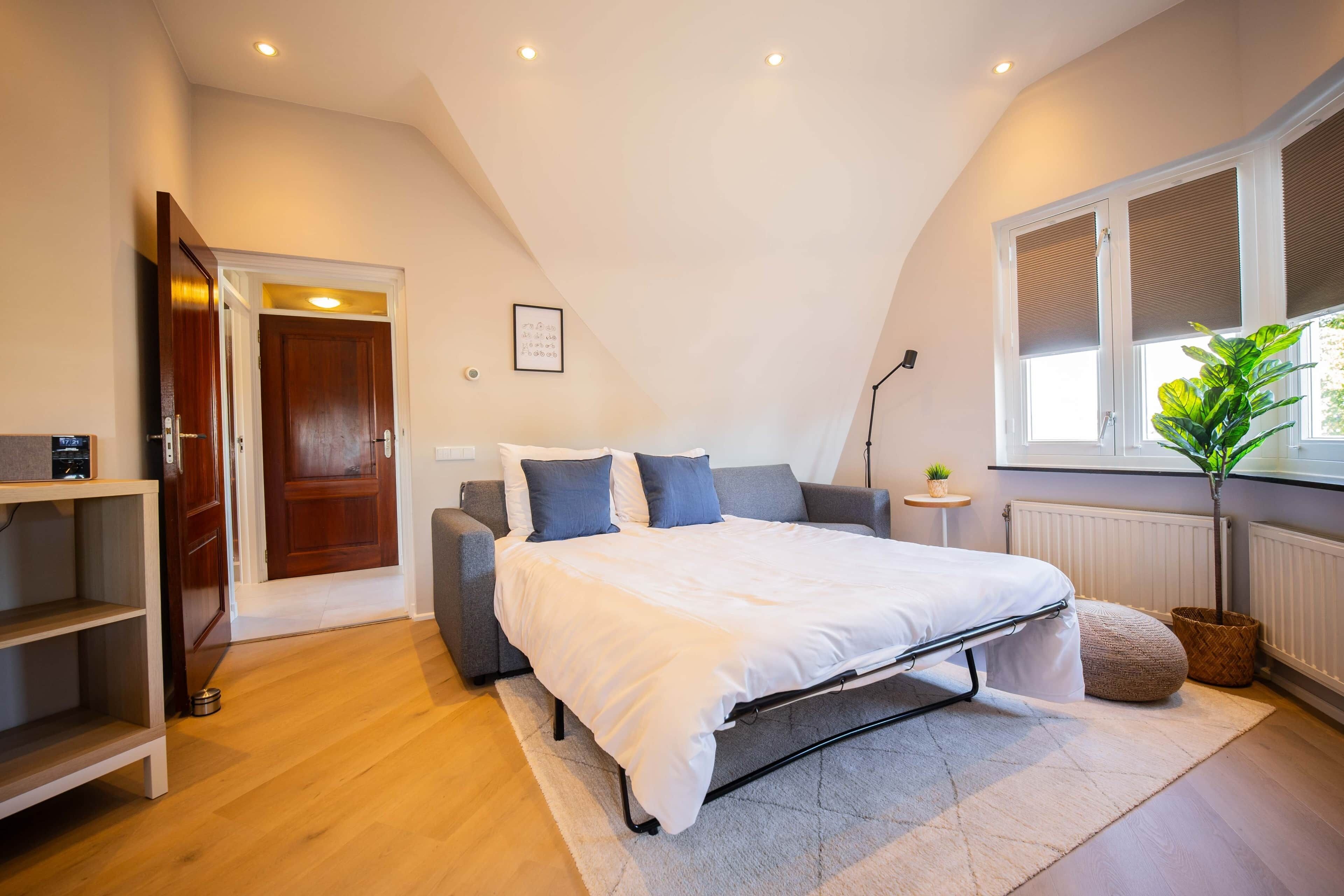2 slaapkamers, een strijkplank/strijkijzer, wifi, beddengoed