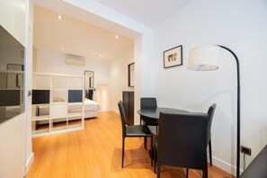 1 bedroom - Studio in Barrio de las Letras Work or Study (Madrid)