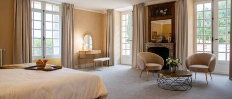 Suite Lune de Miel, vue montagne | Coffres-forts dans les chambres, chambres insonorisées, Wi-Fi gratuit