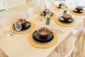 Dining - Urban Luxe 70m2 Three-Bedroom Apartment GB-62 (Eindhoven)