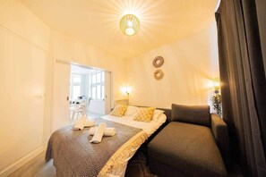 Interior - Urban Luxe 70m2 Three-Bedroom Apartment GB-62 (Eindhoven)