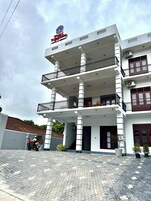 Fachada de la propiedad