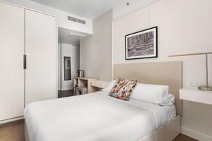 Minibar, rideaux occultants, fer et planche à repasser, Wi-Fi gratuit