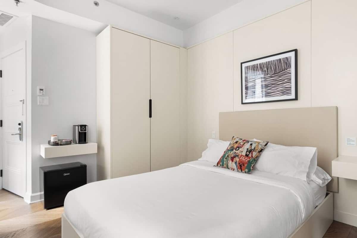 迷你吧、書桌、筆電工作空間、遮光布/窗簾