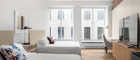 Minibaari, työpöytä, kannettavalle tietokoneelle sopiva työtila