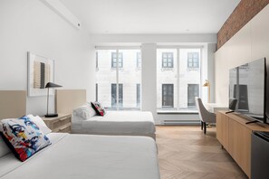 Minibar, blackout drapes, iron/ironing board, free WiFi - The Bowery Lofts Hotel (Montréal)
