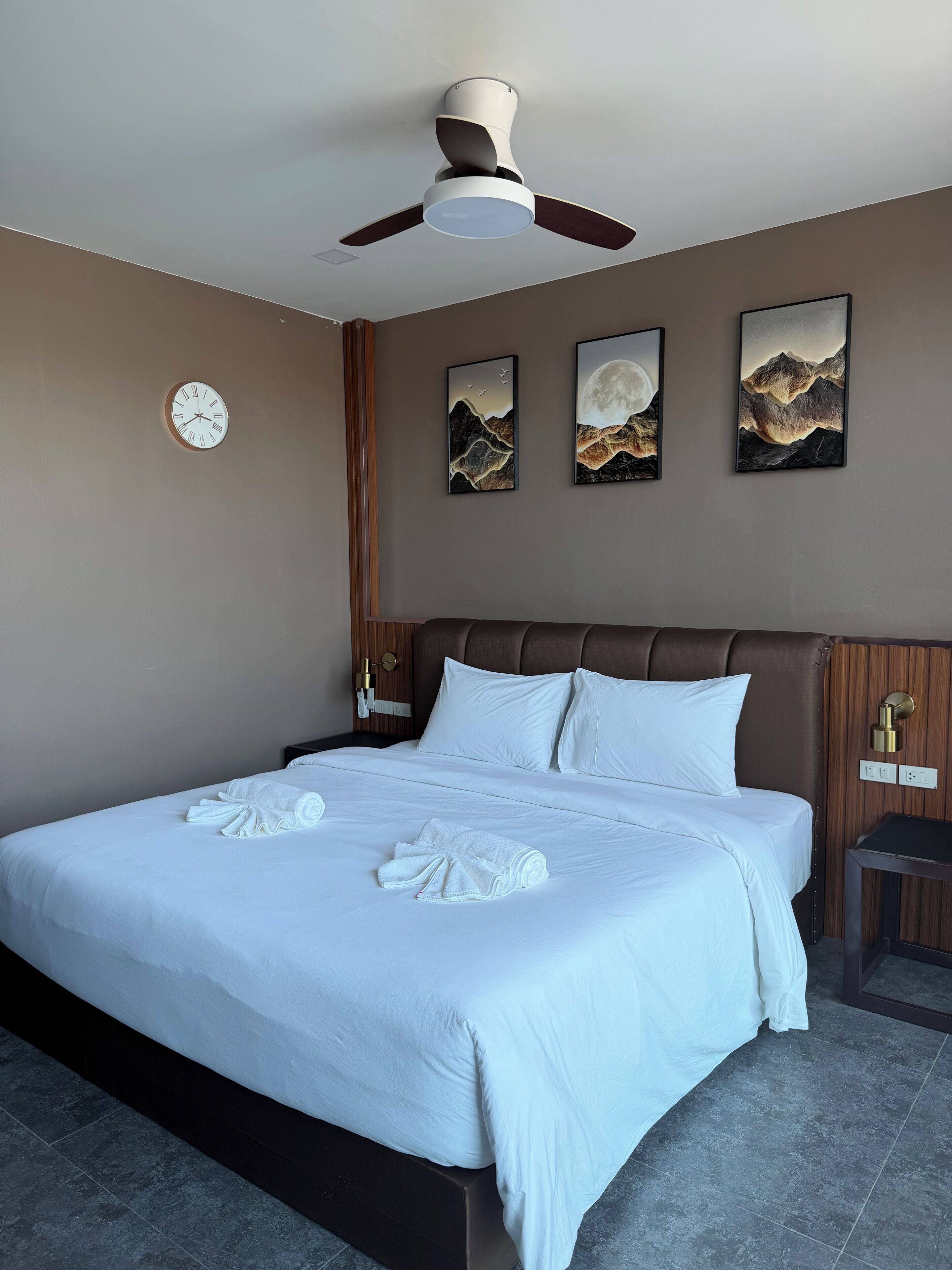 Deluxe Double Room, Balcony, Mountain View | Free WiFi