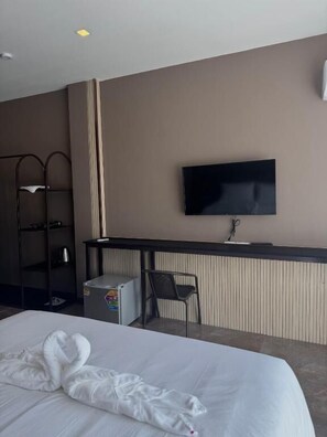 デラックス ダブルルーム バルコニー マウンテンビュー | WiFi (無料)