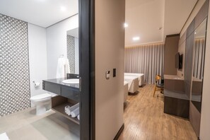 Iron/ironing board, free WiFi, bed sheets, wheelchair access