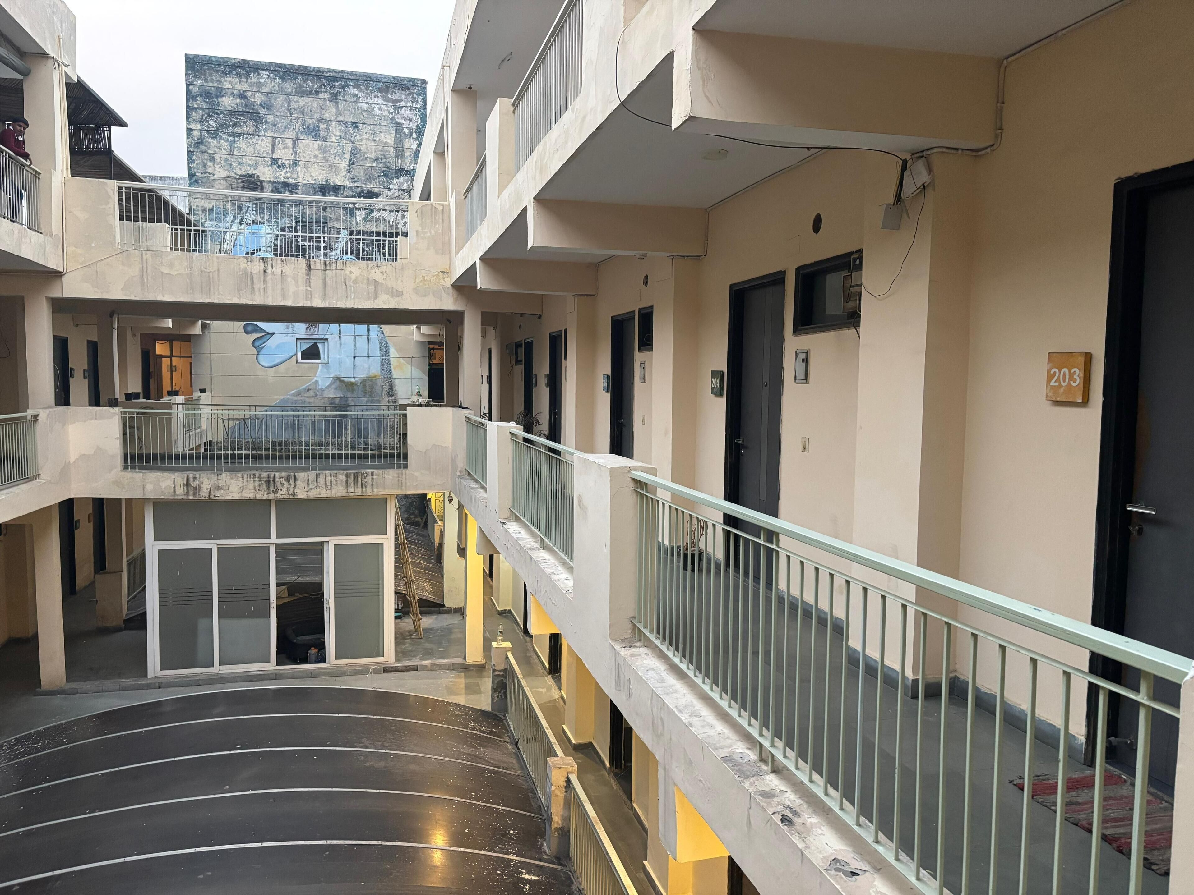 المنشأة من الخارج