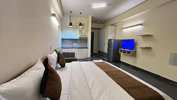 Laptop workspace, free WiFi