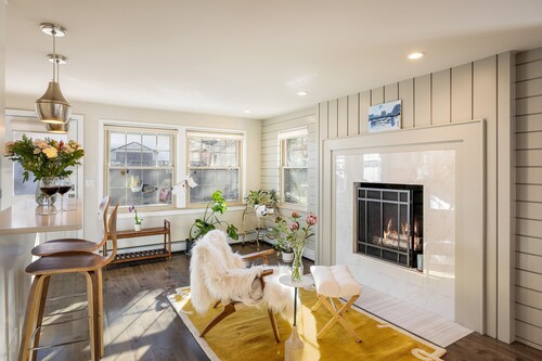 Chic Gem with Game Room, 5-Min Drive to Pearl St & CU