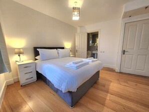 Bügeleisen/Bügelbrett, WLAN, Bettwäsche