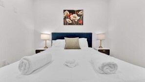 1 bedroom, WiFi, bed sheets - Modern 1BR in Fishtown w/ Gym Access (Philadelphia)