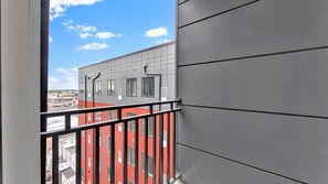 Property grounds - Modern 1BR in Fishtown w/ Gym Access (Philadelphia)