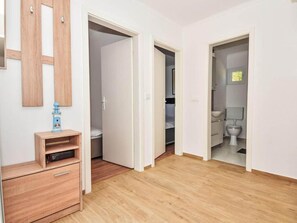 3 bedrooms, WiFi, bed sheets