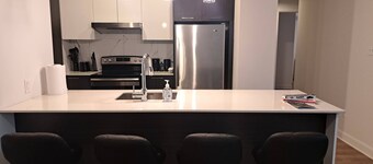 Amazing - 2 Bedroom Condo - with POOL and GYM