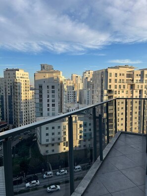 Property grounds - Luxurious 1-bedroom apartment with AC in vibrant İstanbul (İstanbul)