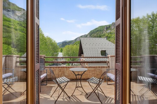 Gite Noryema 2, Entraunes Mercantour, Cozy 1-Bedroom, 40m², Mountain View, Private South Terrace