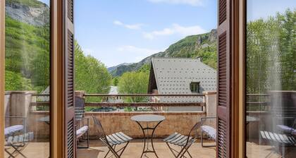 Gite Noryema 2, Entraunes Mercantour, Cozy 1-Bedroom, 40m², Mountain View, Private South Terrace