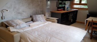 Studio Apartment 'En Montagne, Mercantour' with Mountain View, Shared Garden and Wi-Fi