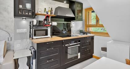 Studio Apartment 'En Montagne, Mercantour' with Mountain View, Shared Garden and Wi-Fi