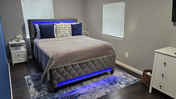 Iron/ironing board, internet, bed sheets