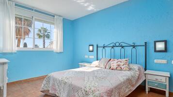 Ferros/tábuas de passar roupa, Wi-Fi, roupa de cama