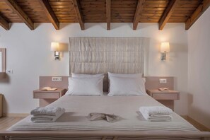 1 bedroom, iron/ironing board, travel cot, WiFi - Pantanassa Villas -Terpsichore with Sea View (Agia Marina)