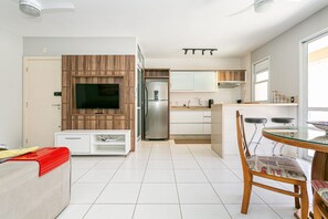 Interior - bbq Grill | Pool | Wi-Fi 500MB #IA33 (Florianópolis)