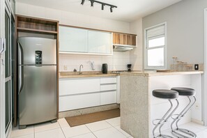 Fridge, microwave, oven, cookware/dishes/utensils - bbq Grill | Pool | Wi-Fi 500MB #IA33 (Florianópolis)
