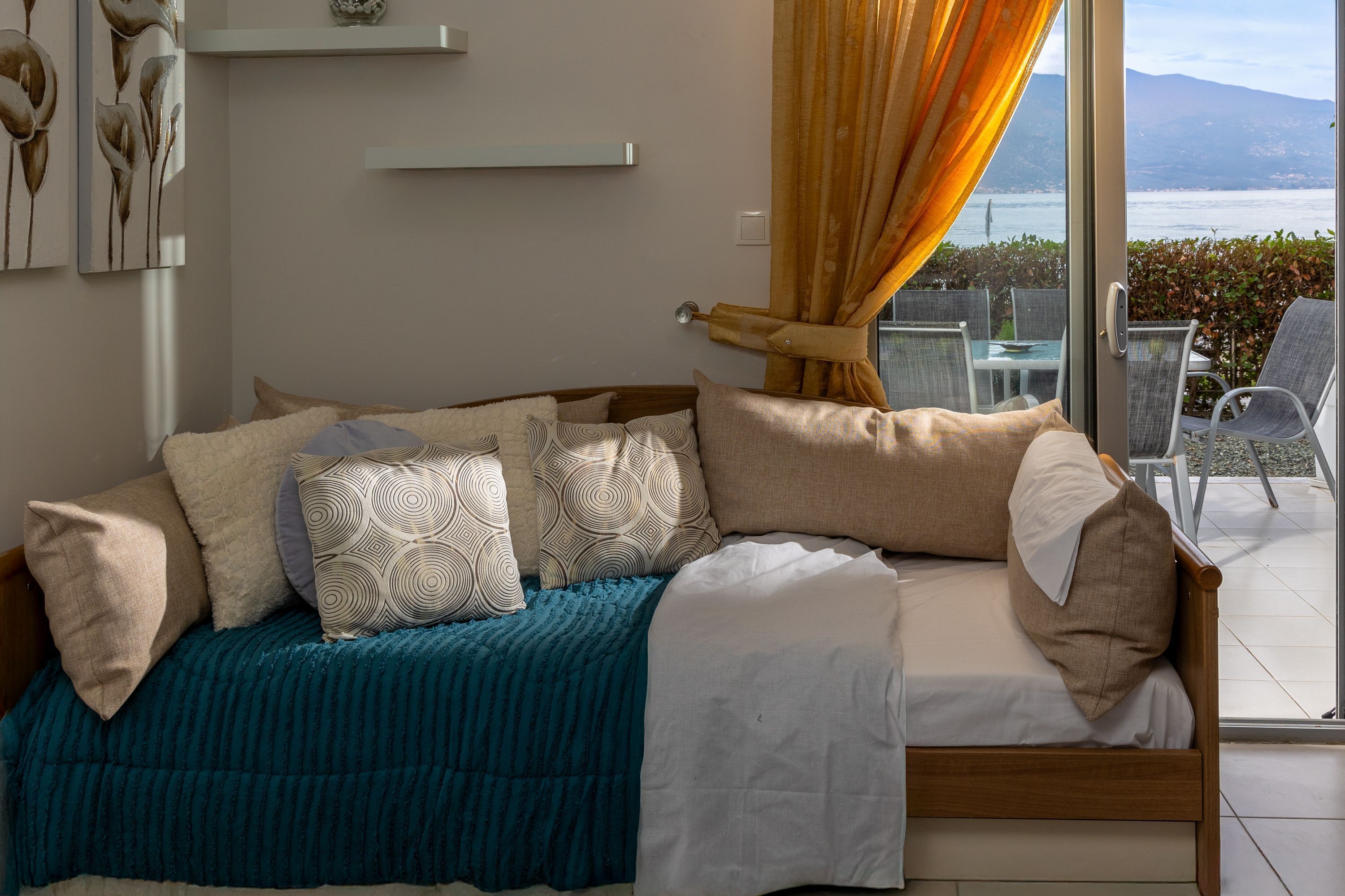 Fernseher, Stereoanlage, Arbeitsbereiche